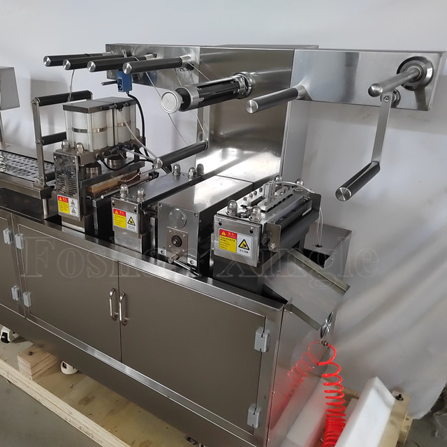candy blister packing machine 糖果泡罩包装机